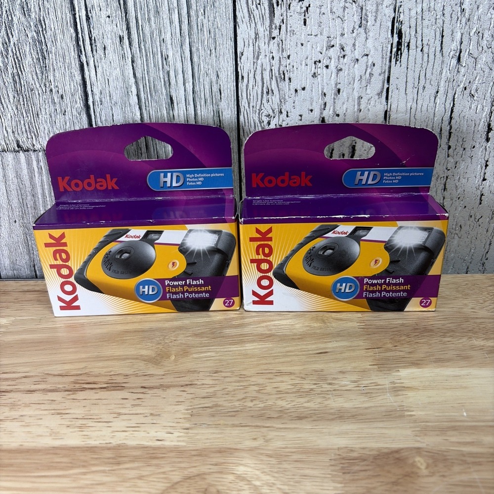 2 Kodak HD PowerFlash 35mm Single Use Film Camera 27 Exposure Expired 01/19